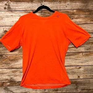 LULULEMON- Men's medium Vent Tech Tee